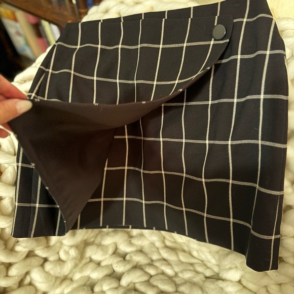 Loft black & white windowpane wrap skirt - Picture 2 of 4